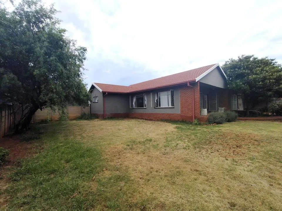 3 Bedroom House for sale in Fleurdal