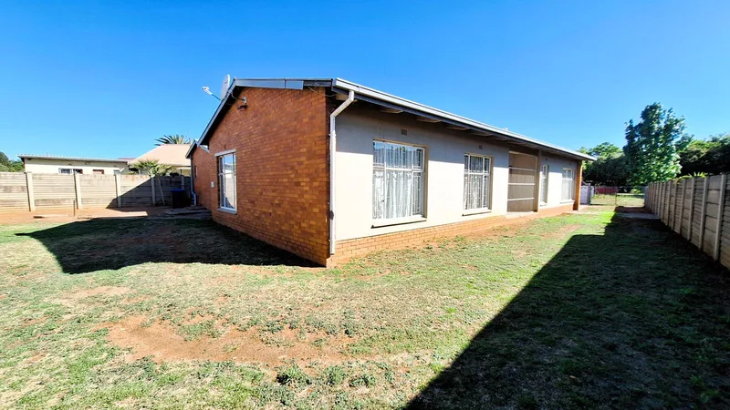 3 Bedroom House in Vanderbijlpark CE3