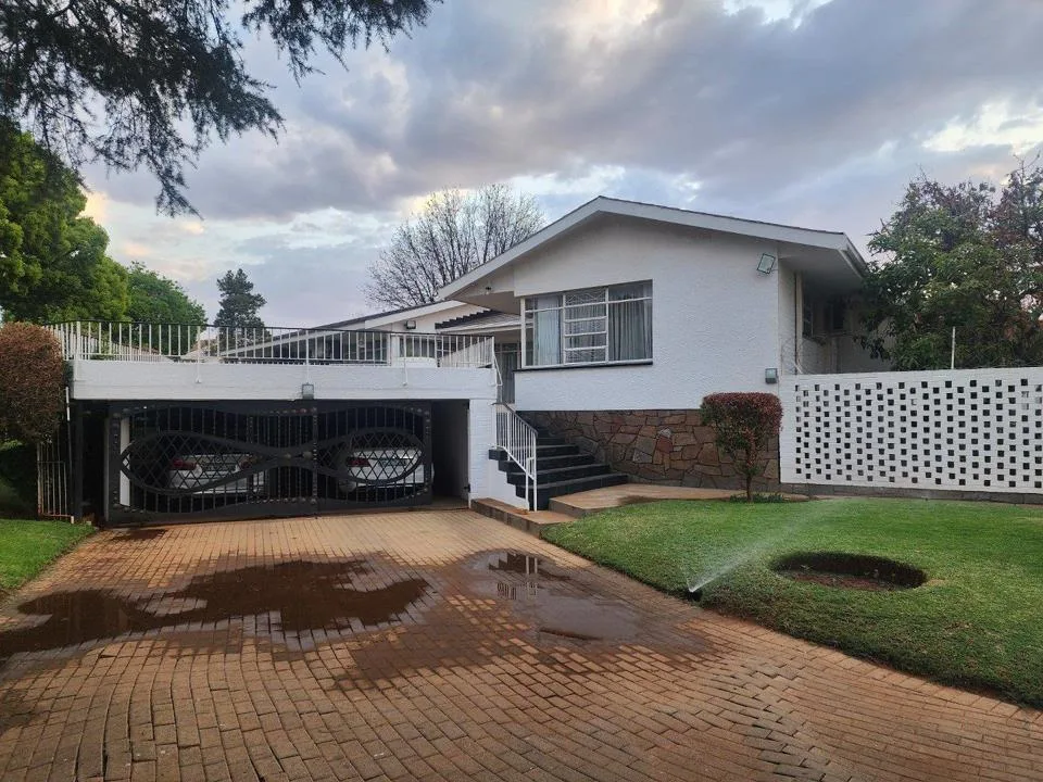 4 Bedroom House for sale in Manzil Park