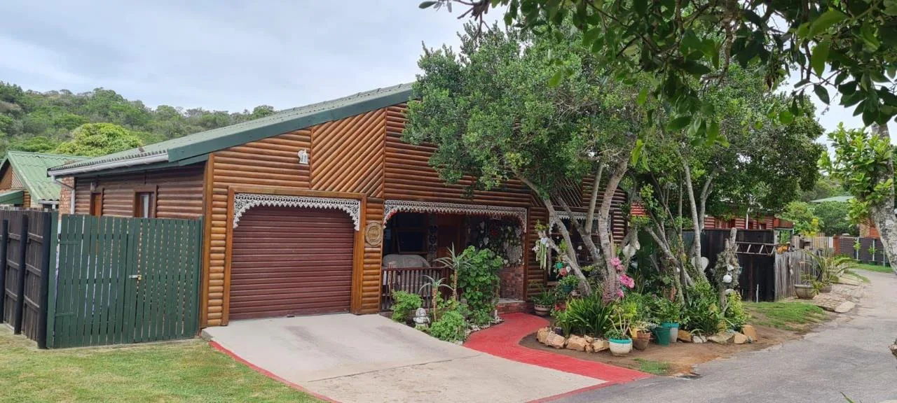 2 Bedroom House for sale in Gamtoos Mouth