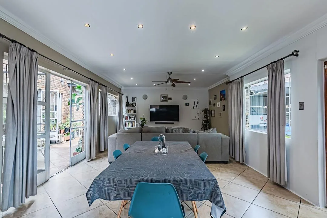 4 Bedroom House for sale in Rooihuiskraal