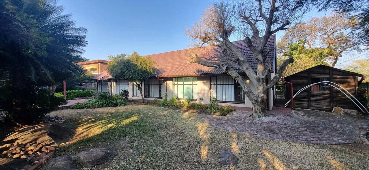4 Bedroom House for sale in Elandsrand