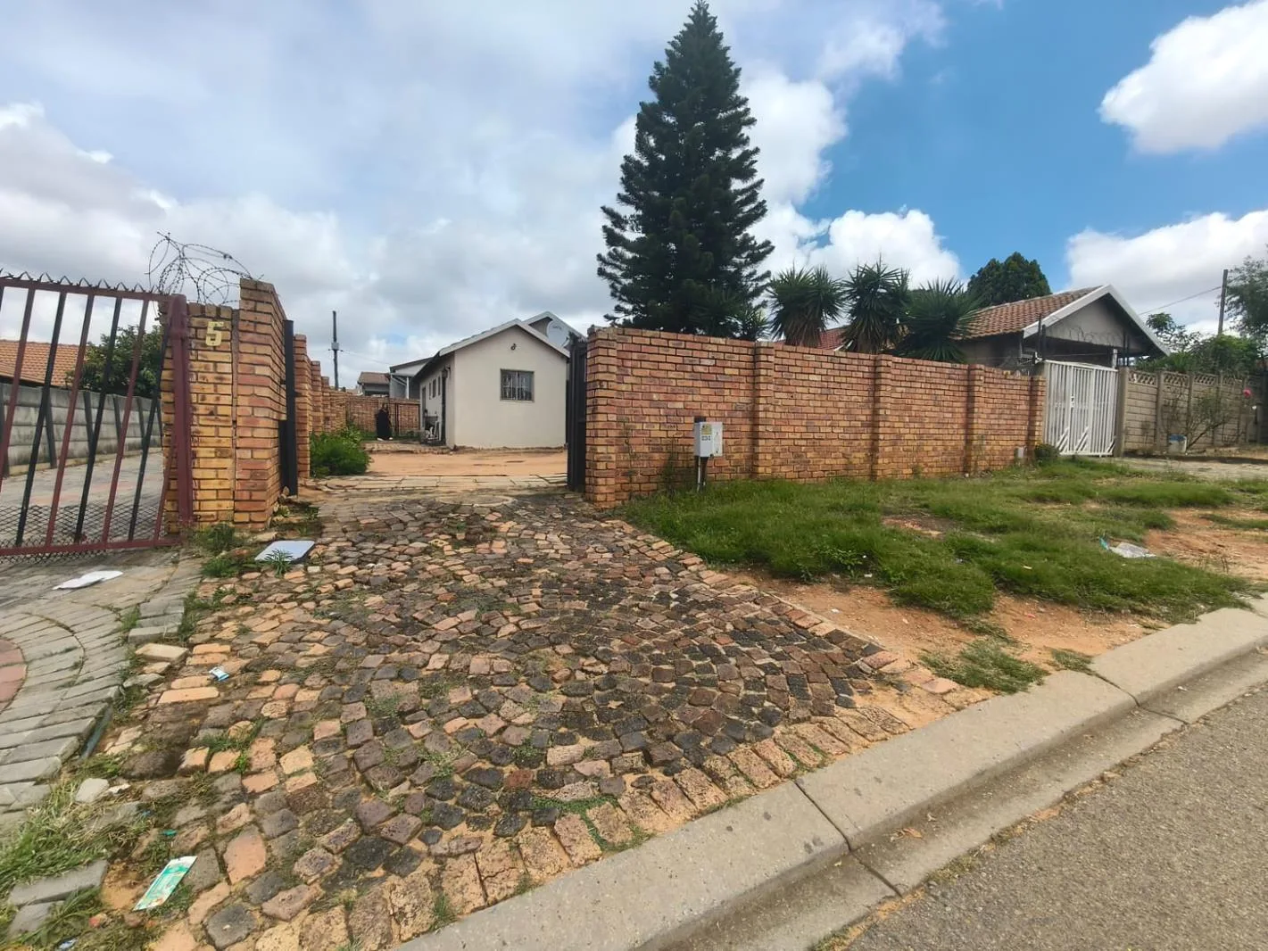2 Bedroom House in Marlboro Gardens