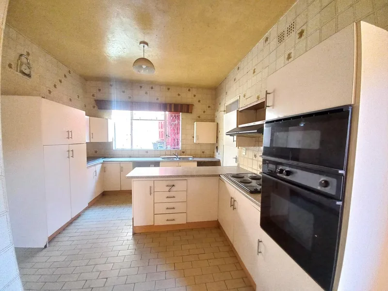 Property to rent in Bezuidenhout Valley