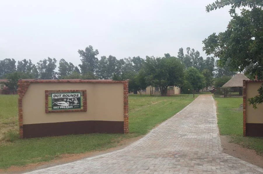 Townhouse to rent in Kroondal