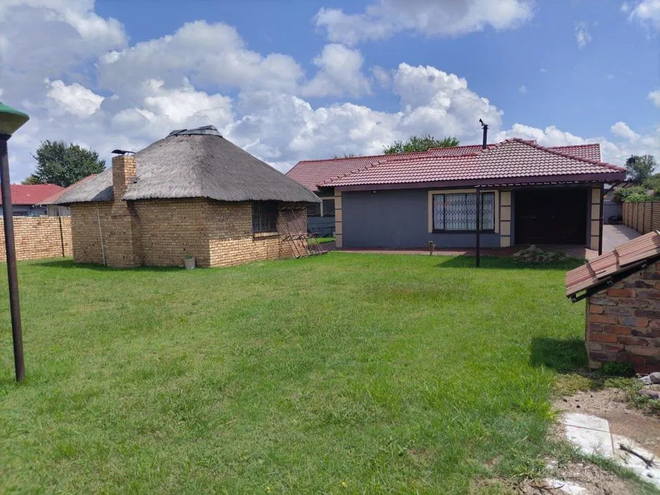 5 Bedroom House to rent in Tasbet Park Ext 2