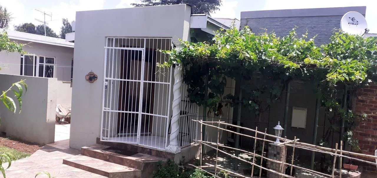 2 Bedroom House for sale in Miederpark