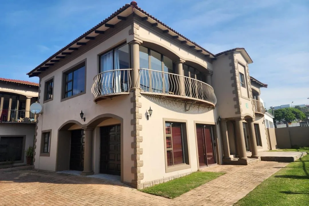 4 Bedroom House for sale in Jeffreys Bay Central