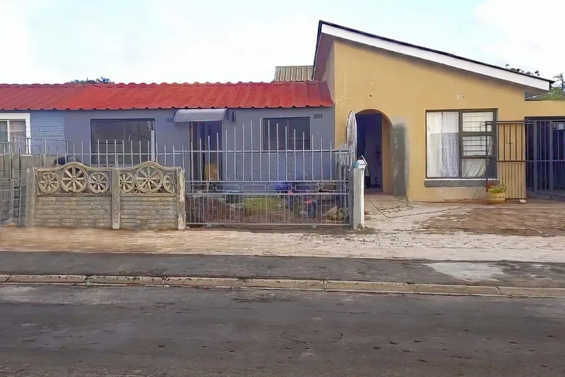 3 Bedroom House for sale in Ravensmead