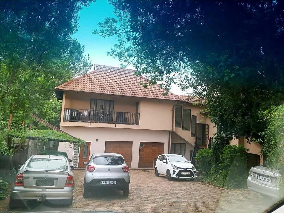 11.5 Bedroom House for sale in Ferndale