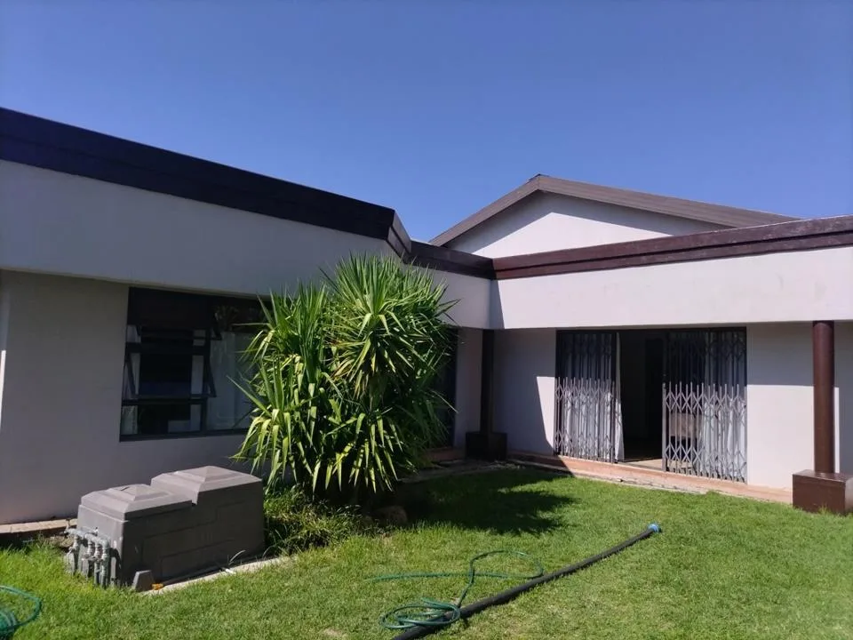 3 Bedroom House for sale in Vryburg