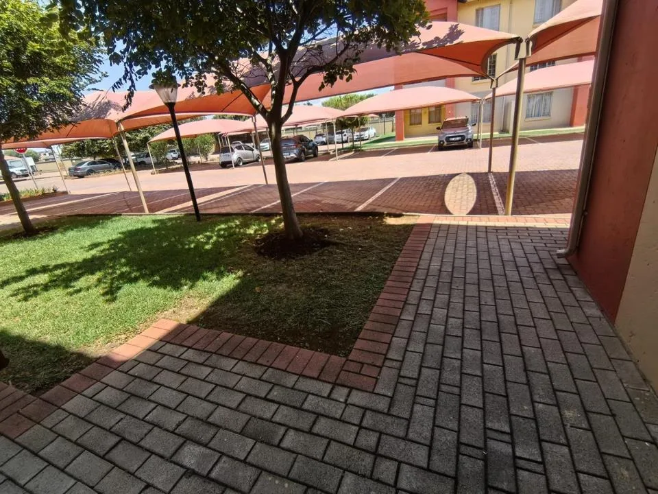 2 Bedroom Apartment / flat for sale in Monavoni