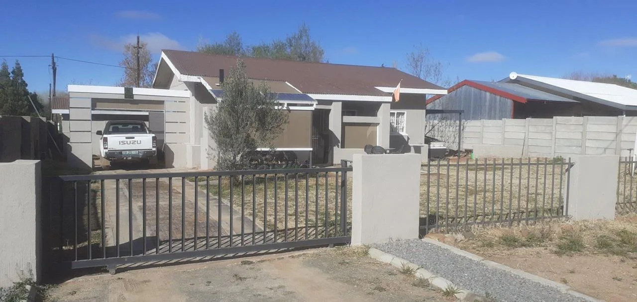 2 Bedroom House for sale in Orania