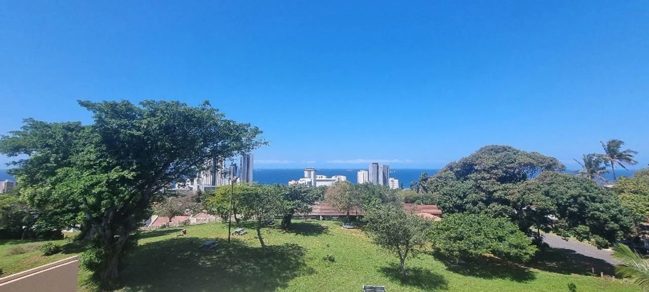 2 Bedroom Apartment / flat to rent in Umhlanga Central