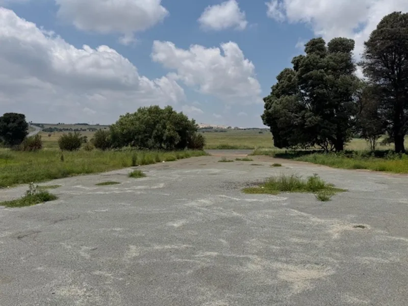 2.3 ha Land available in Randfontein Central