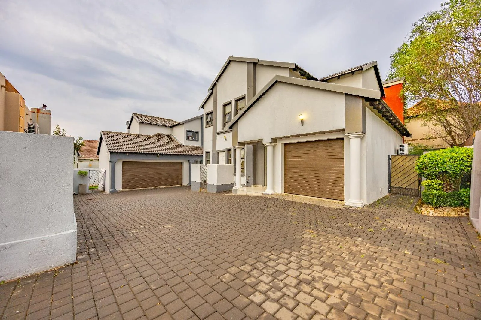 Property to rent in Boardwalk