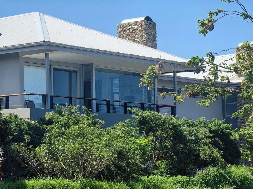 2 Bedroom House for sale in Renishaw Hills