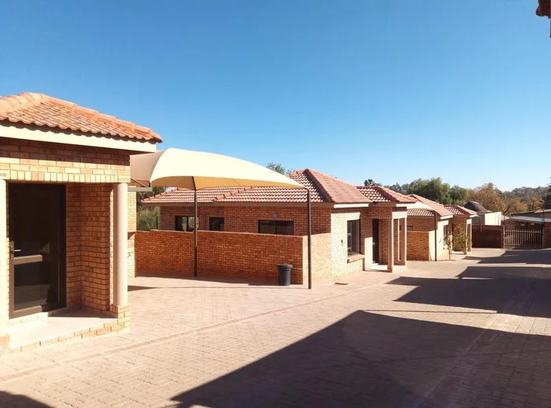 4 Bedroom House for sale in Hartswater