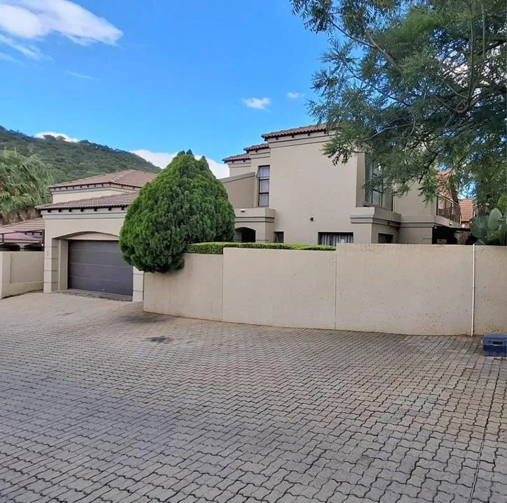 4 Bedroom House for sale in Safari Gardens