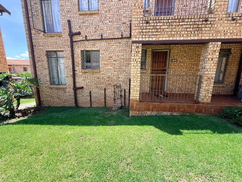 2 Bedroom Apartment / flat for sale in Honeydew