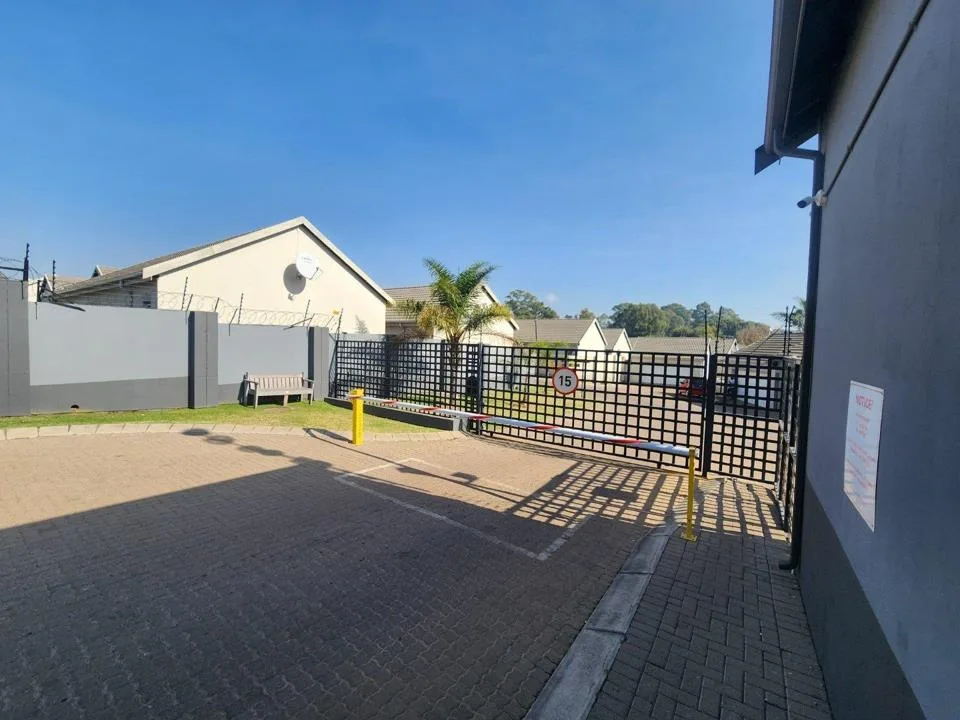 3 Bedroom Townhouse to rent in Die Heuwel Ext 2