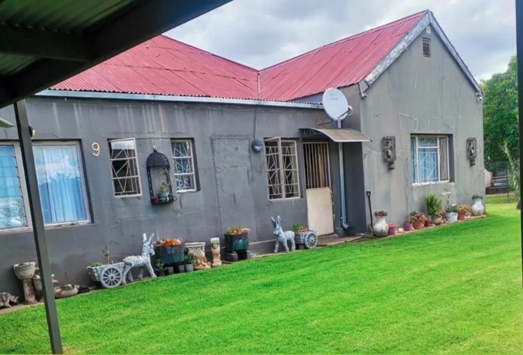 4 Bedroom House for sale in Memel