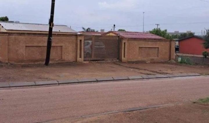 2 Bedroom House for sale in Ga-rankuwa Unit 6