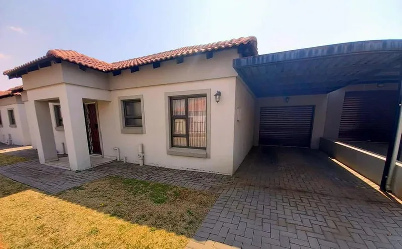 3 Bedroom Townhouse for sale in Terra Nova
