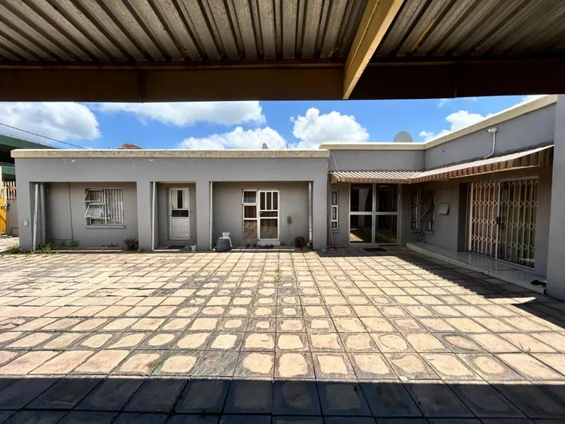 9 Bedroom Apartment / flat for sale in Springs Central