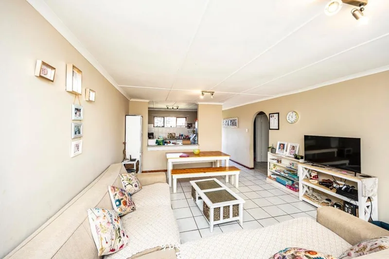 2 Bedroom House for sale in Gonubie