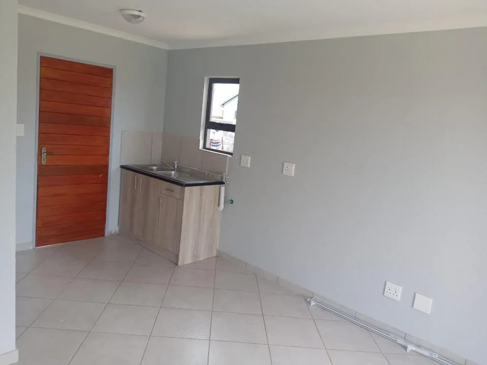 2 Bedroom House for sale in Springs Central