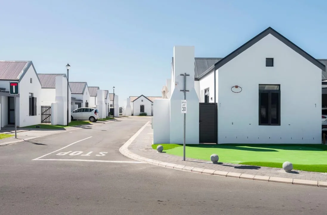 2 Bedroom House for sale in Laguna