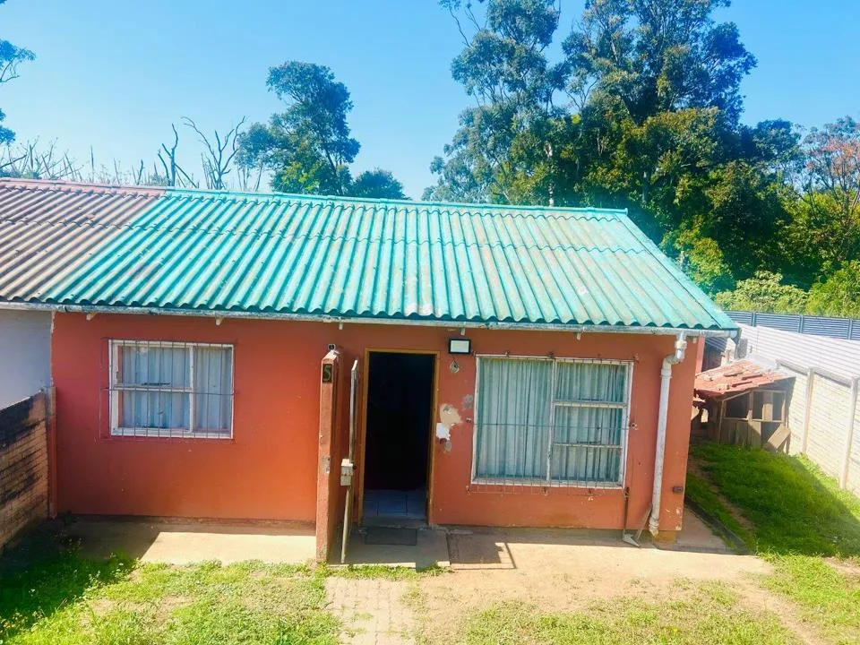 2 Bedroom House for sale in Amalinda