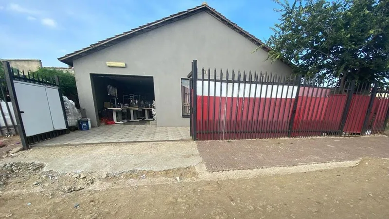 3 Bedroom House for sale in Embalenhle