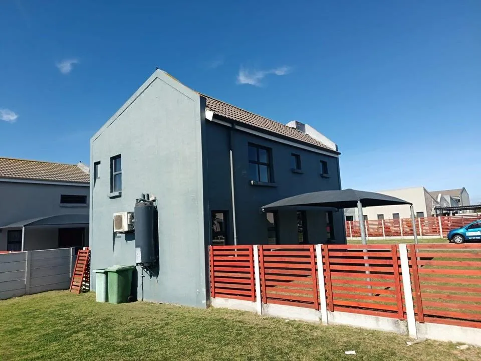 3 Bedroom House for sale in Parsonsvlei