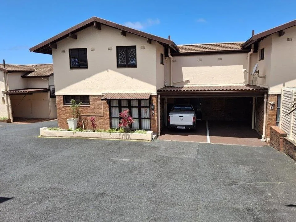 2 Bedroom Townhouse for sale in Uvongo
