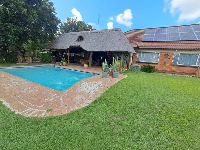 5 Bedroom House for sale in Stilfontein