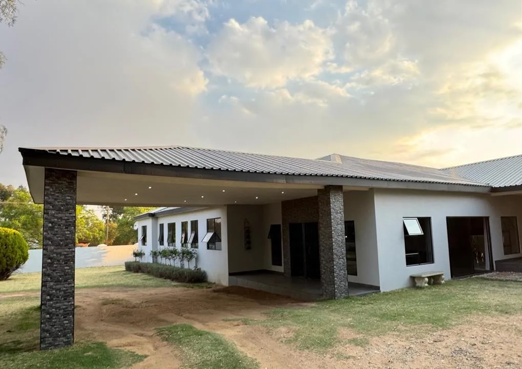 5 Bedroom House for sale in Petrus Steyn