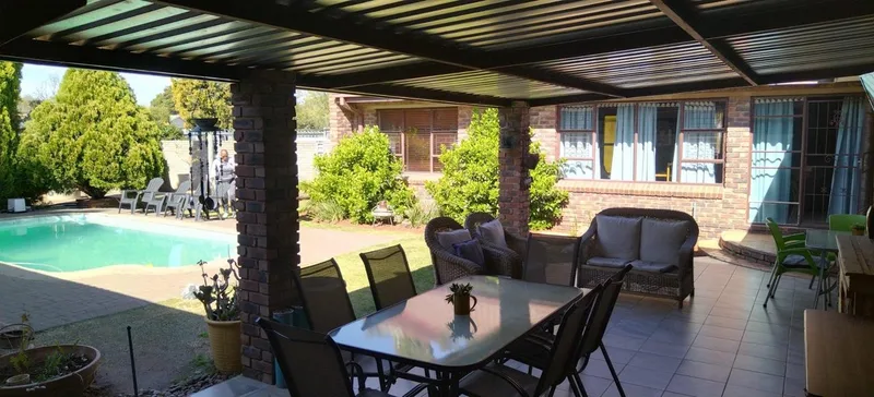 5 Bedroom House for sale in Pellissier