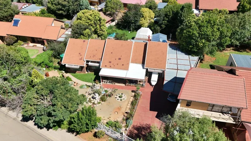 4 Bedroom House for sale in Pellissier