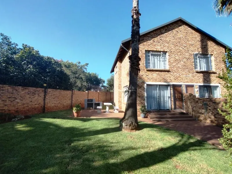 2 Bedroom Townhouse to rent in Hennopspark