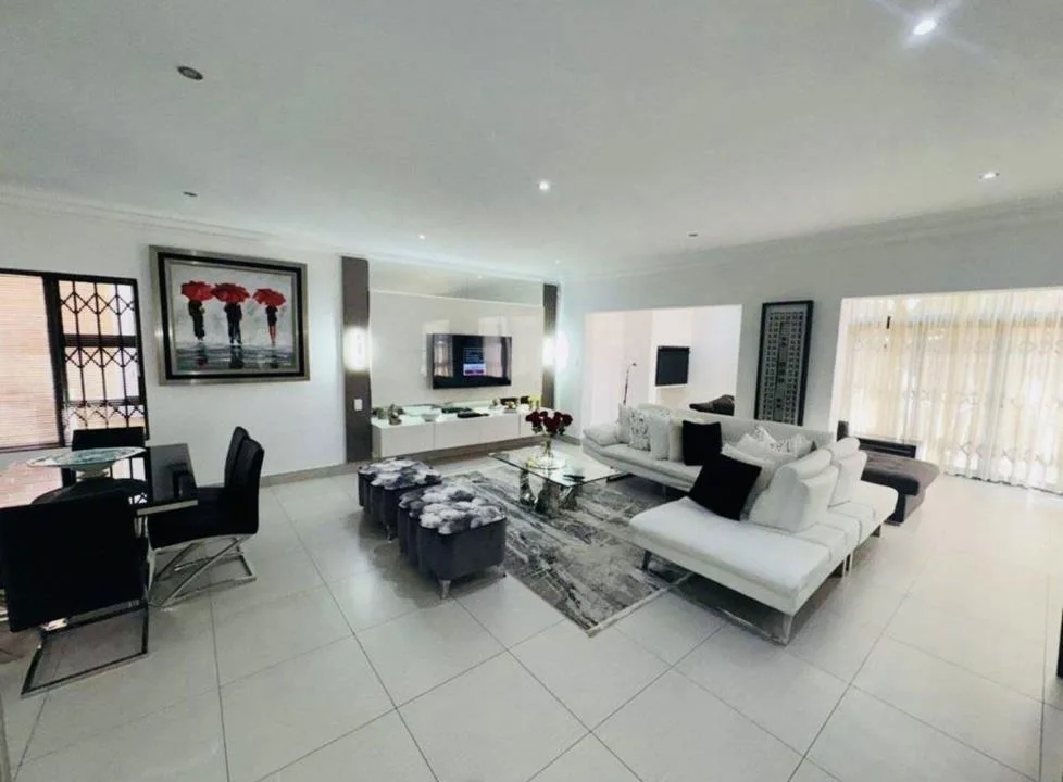 4 Bedroom Townhouse for sale in Heuwelsig