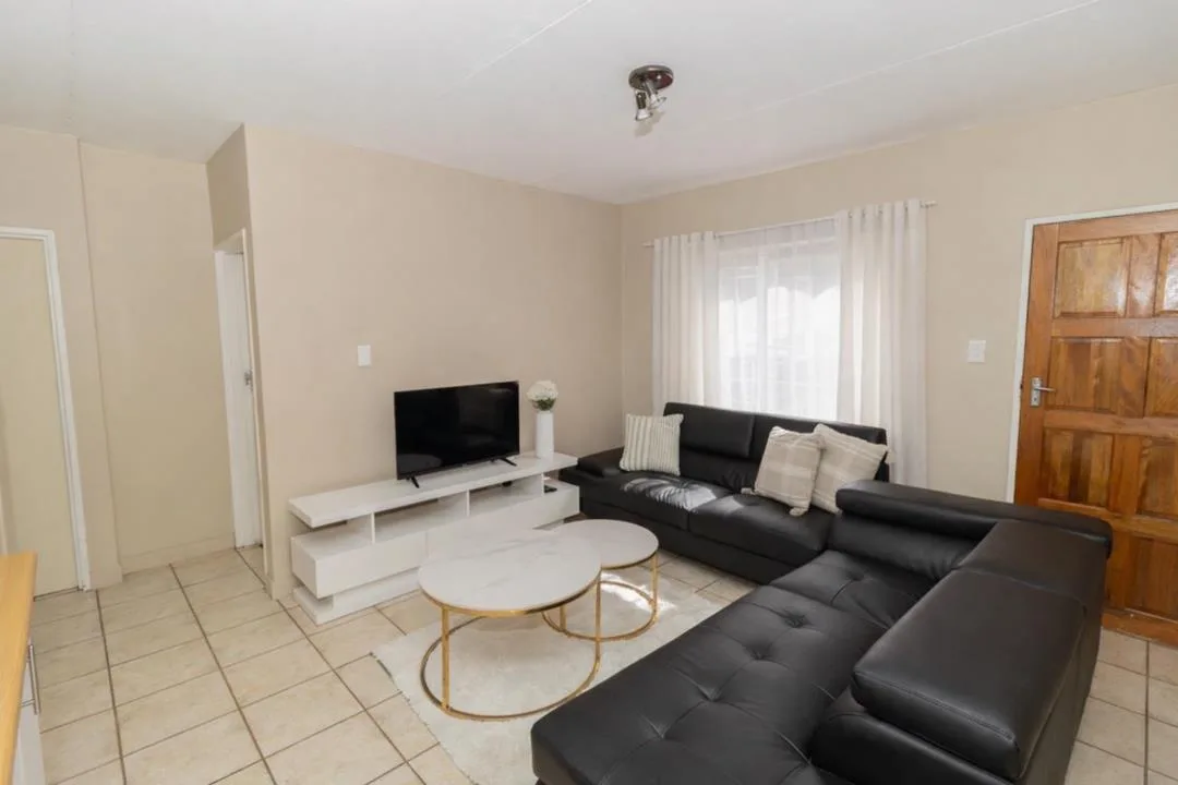 2 Bedroom Townhouse for sale in Langenhovenpark