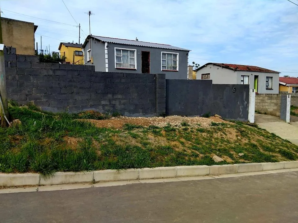 2 Bedroom House for sale in Mdantsane Nu 14