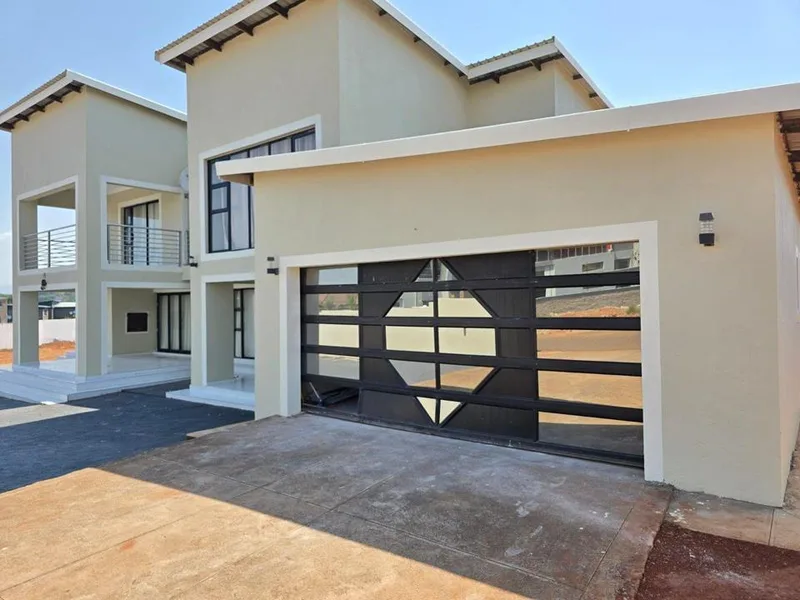 5 Bedroom House for sale in Riverside Estate
