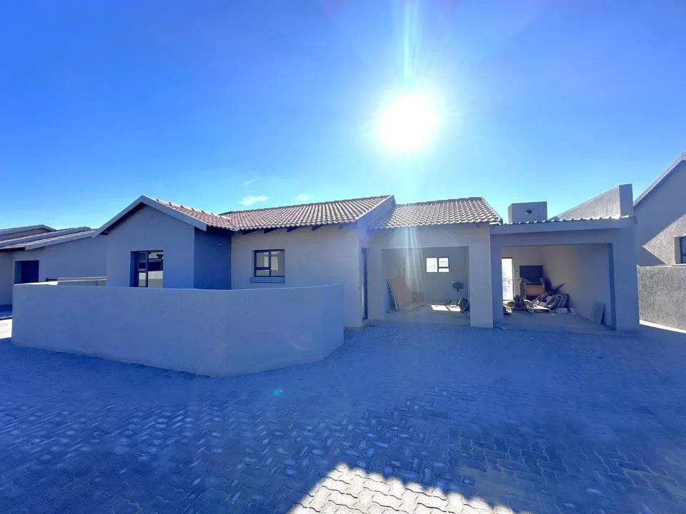 2 Bedroom Townhouse for sale in Groenvlei SH