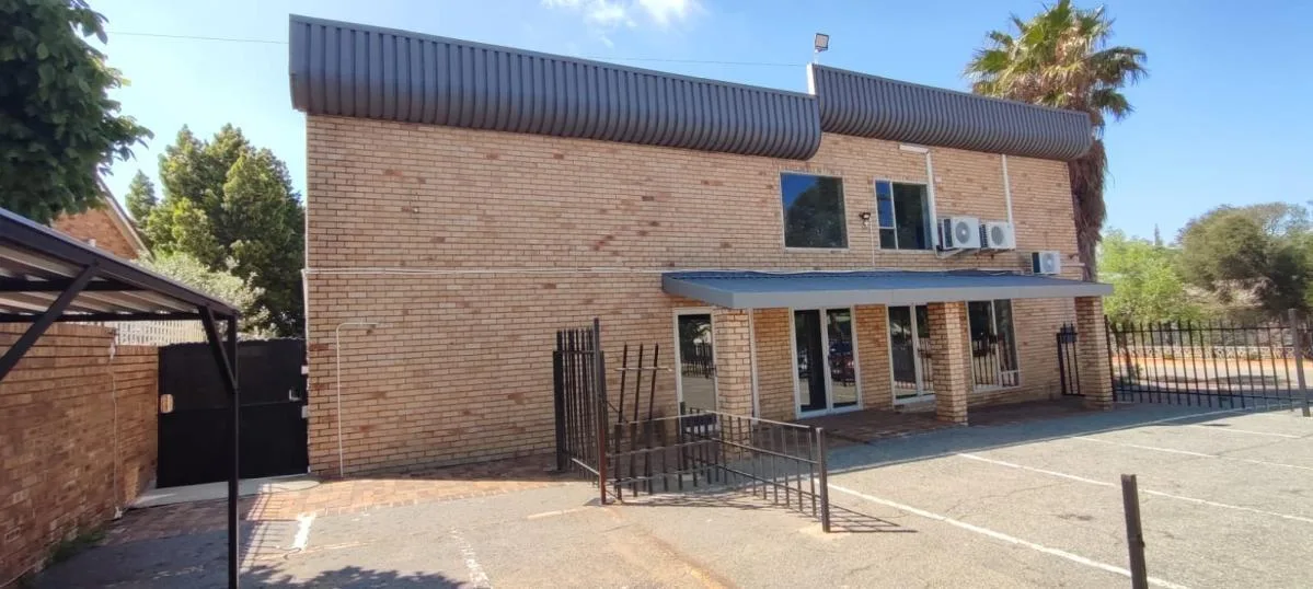500 m² Commercial space in Flamwood
