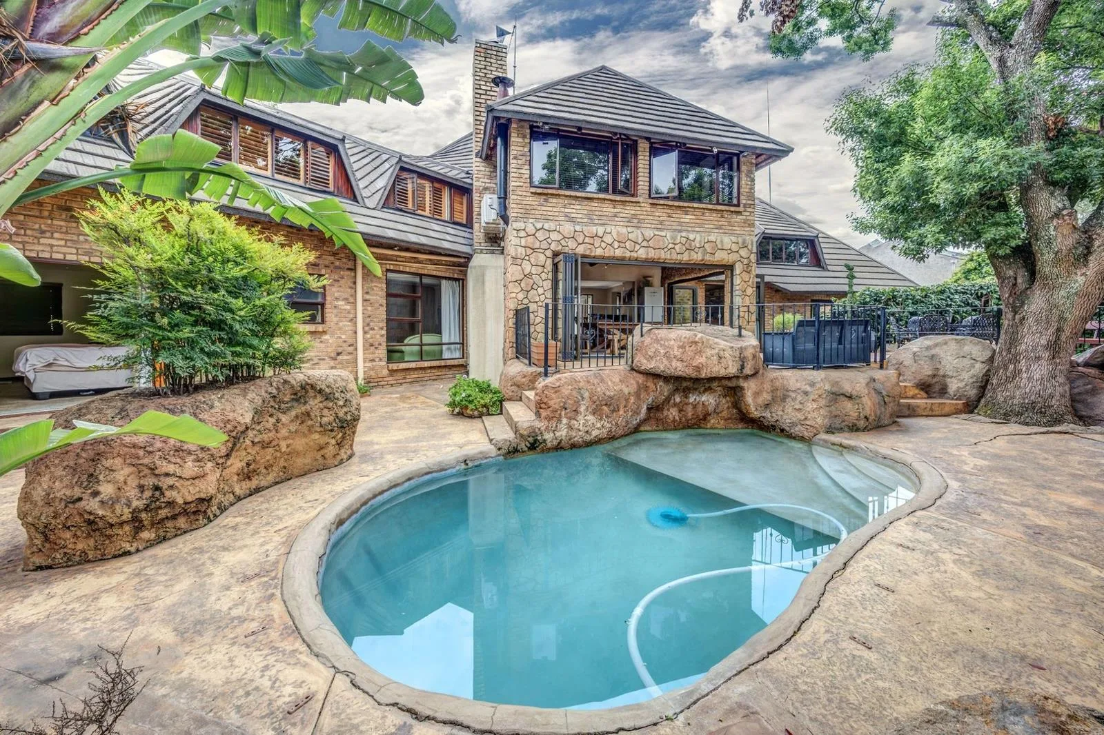 Property to rent in Lonehill