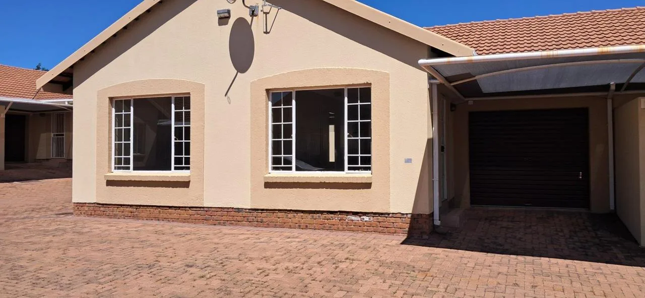 2 Bedroom Townhouse to rent in Bendor Ridge