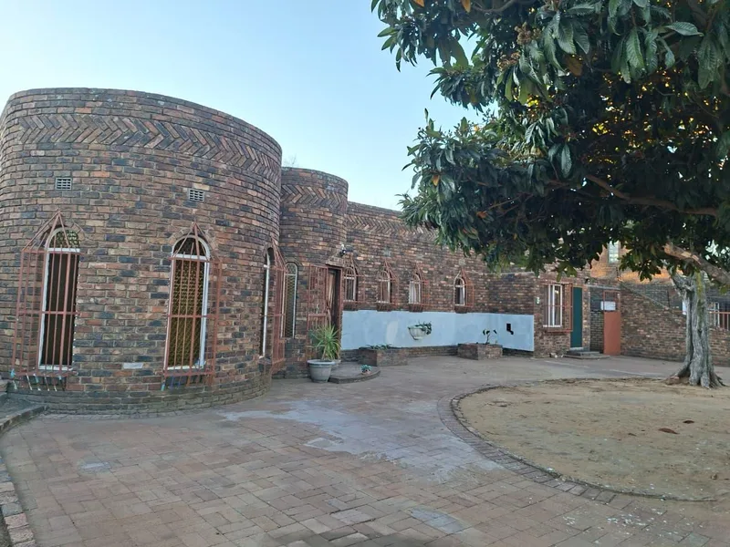 10 Bedroom House in Vanderbijlpark SE7
